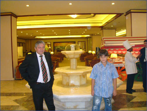 Алиев Багавудин с сыном Расулом. Джидда, 2008 г.