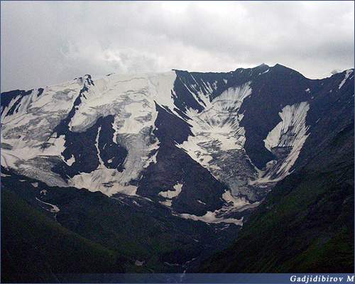 mountain Addala-Shuhgelmeer 4151m high. Bogoss a ridge,  mountain Addala-Shuhgelmeer 4151m high. Bogoss a ridge