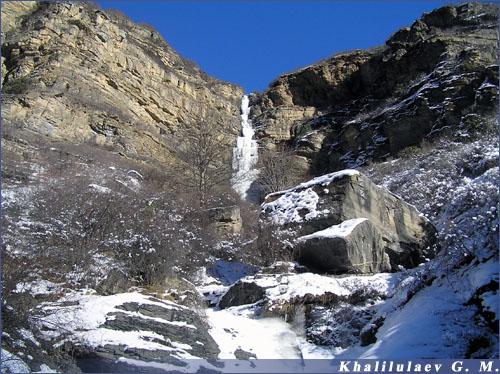 The falls in the winter, is near to Tindi,  The falls in the winter, is near to Tindi