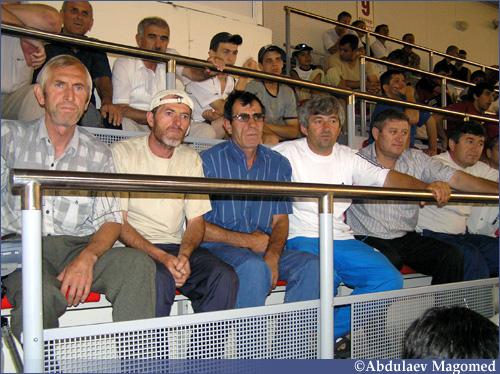 Группа поддержки из Дагестана. Чемпионат России 2005 г. в городе Краснодар по вольной борьбе.,  Группа поддержки из Дагестана. Чемпионат России 2005 г. в городе Краснодар по вольной борьбе.