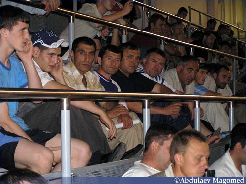 Группа поддержки из Дагестана. Чемпионат России 2005 г. в городе Краснодар по вольной борьбе.,  Группа поддержки из Дагестана. Чемпионат России 2005 г. в городе Краснодар по вольной борьбе.