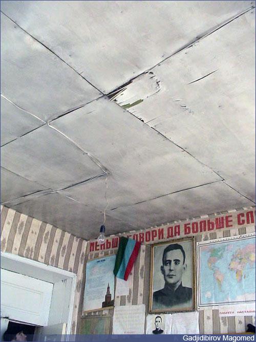 Тиссинская средняя школа, в стенах трещины.,  Тиссинская средняя школа, в стенах трещины.